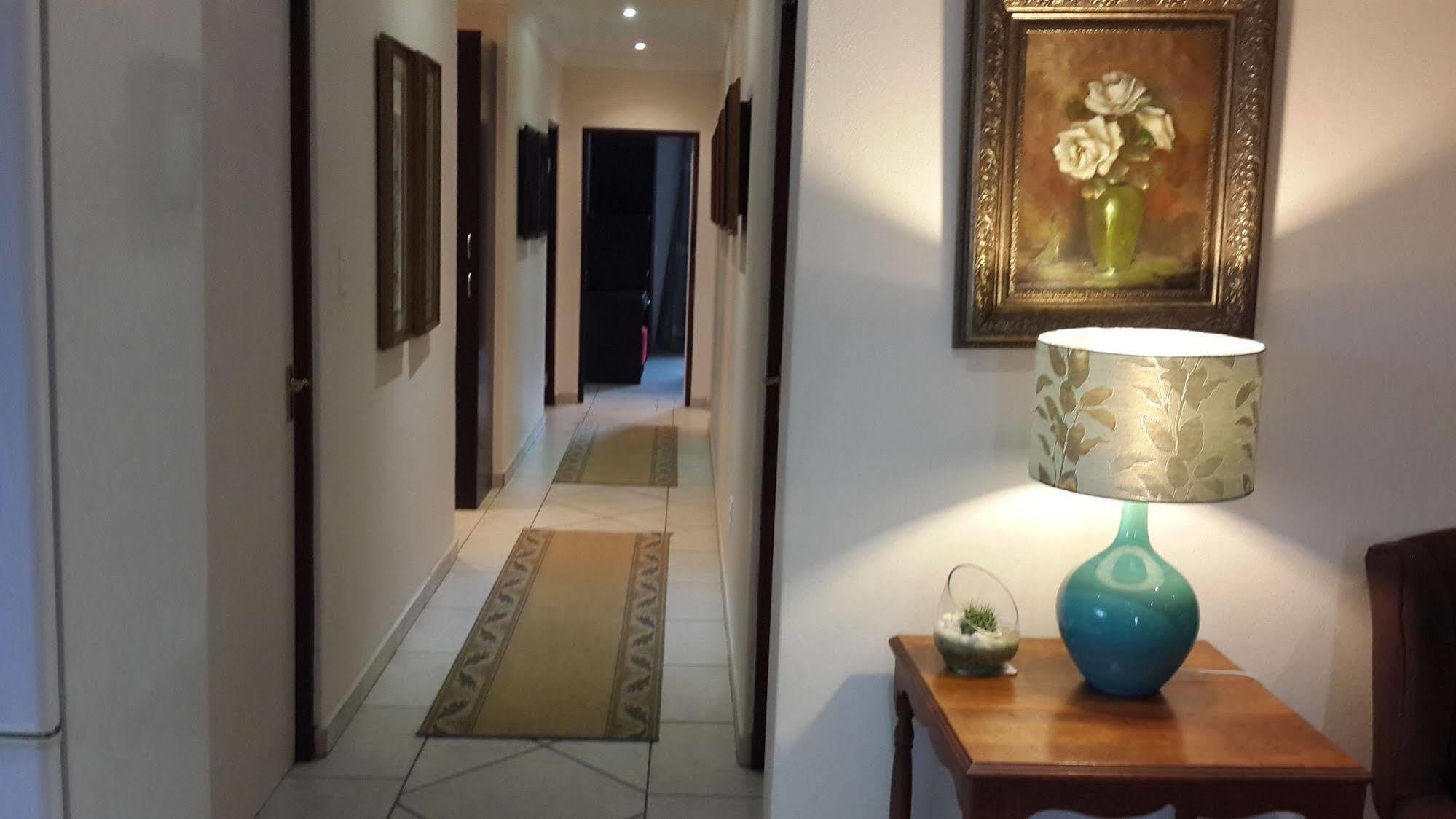 Magaliqua Guest House Noordheuwel Екстер'єр фото