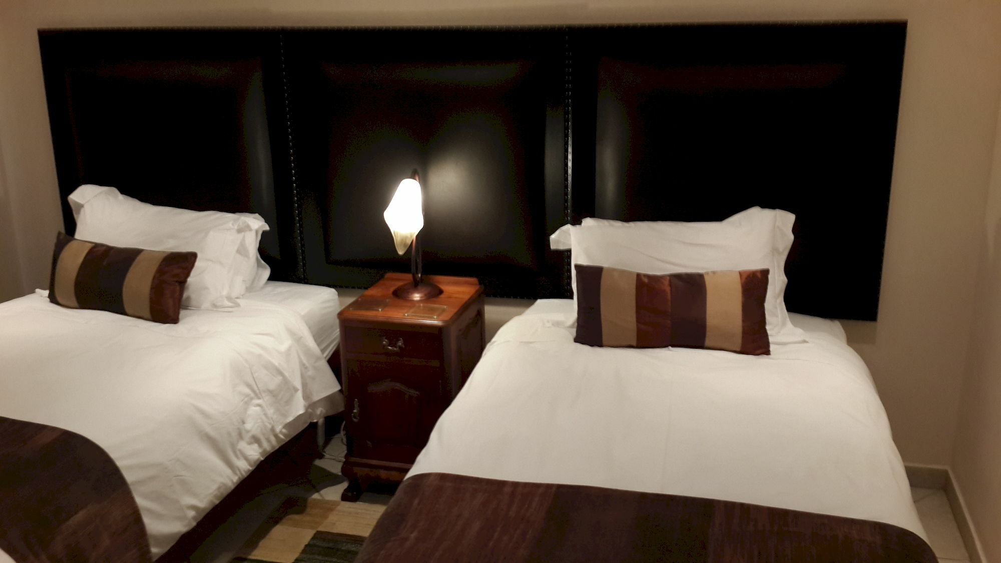 Magaliqua Guest House Noordheuwel Екстер'єр фото
